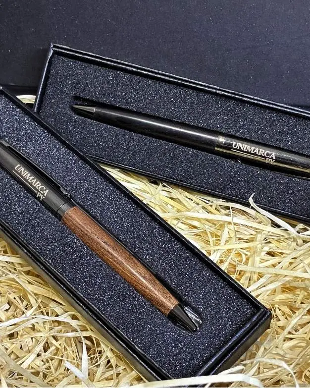 Bolígrafos de lujo personalizados en estuche premium de regalo